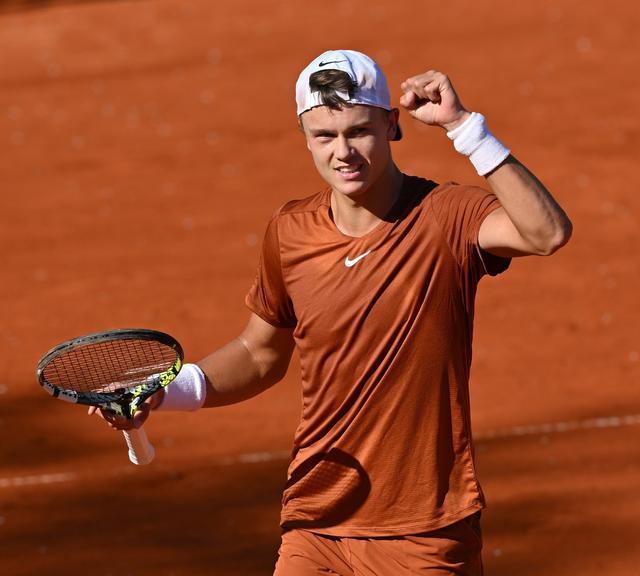 担任了关键 担任了关键